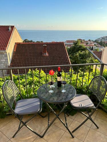 Private apartment with sea view