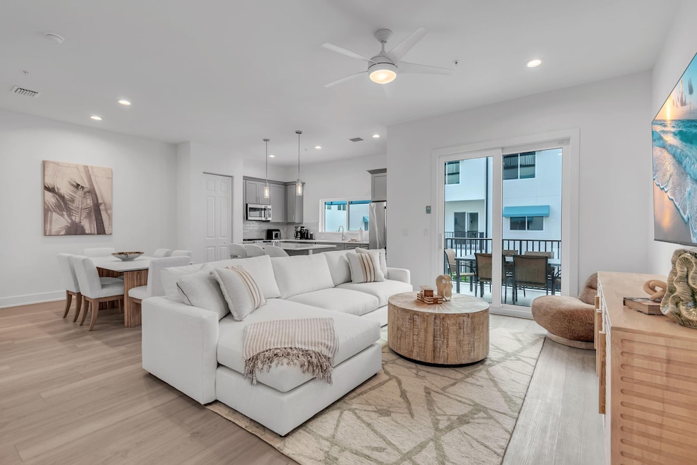 Azul Townhomes A3 and A4 Sunrise sunset in Madeira Beach, United States