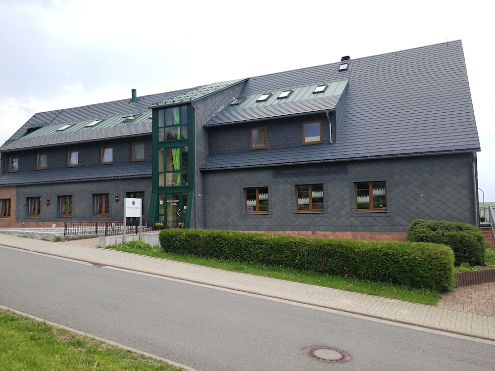 Hotel am Eisenberg — hotel in Schmiedefeld Am Rennsteig