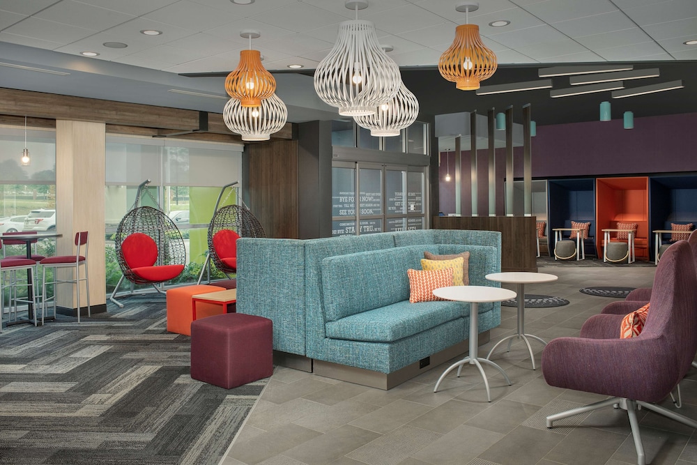 Tru by Hilton Charlotte Airport Lake Pointe - photo 4