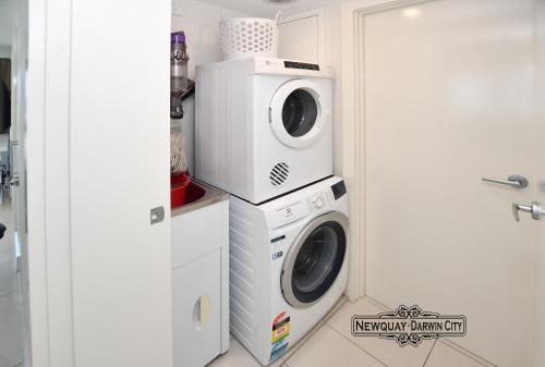 NEWQUAY Ideal Location & Views at PenthousePads — 4-Star Luxury Hotel in Darwin, Australia