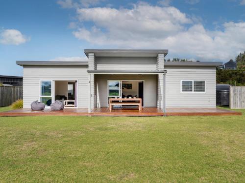 Cooks Family Retreat Cooks Beach Holiday Home — 4-Star Luxury Hotel in Whitianga, New Zealand