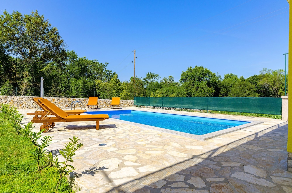 Family friendly house with a swimming pool Primorski Dolac Zagora 22653 — 4-Star Luxury Hotel in Primorski Dolac, Croatia