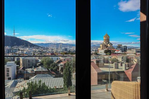 Stylish 3BR Duplex in Avlabari By Wehost