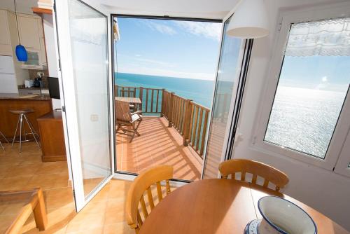 Apartamento en acantilado con wifi y aire acondicionado — 4-Star Luxury Hotel in Sitges, Spain