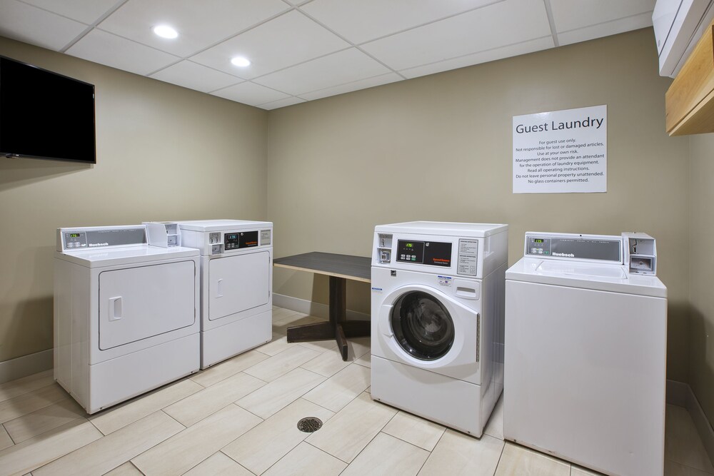 Holiday Inn Express & Suites Parkersburg East by IHG - photo 26