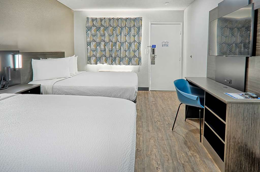 Motel 6 Lancaster CA - photo 8
