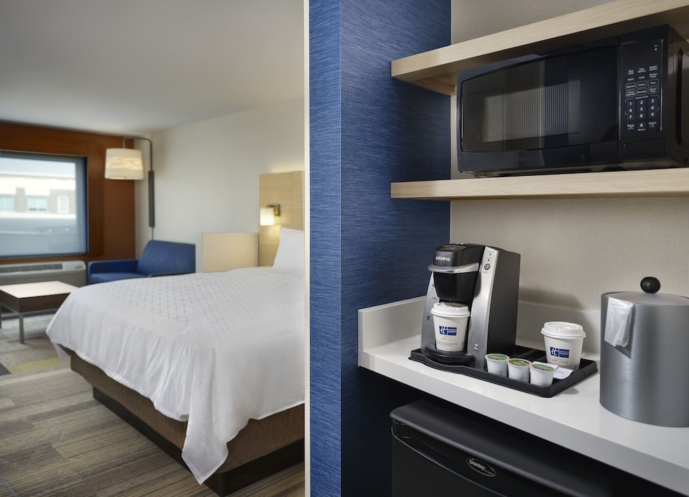 Holiday Inn Express & Suites Lockport by IHG - photo 11