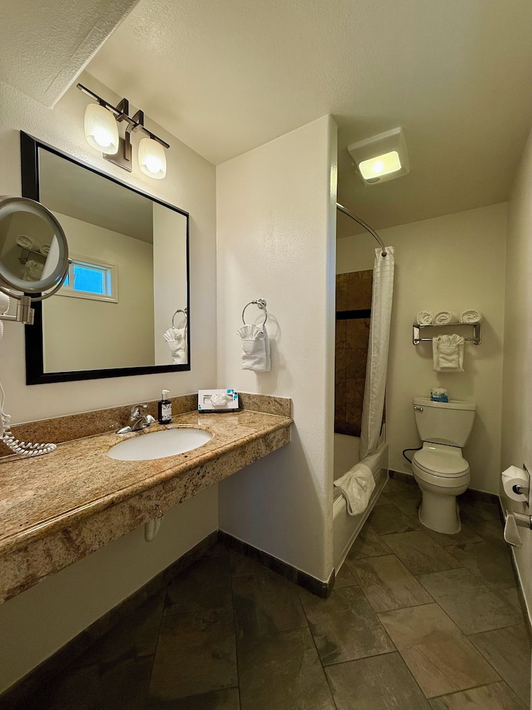 Monterey Bay Lodge - photo 35