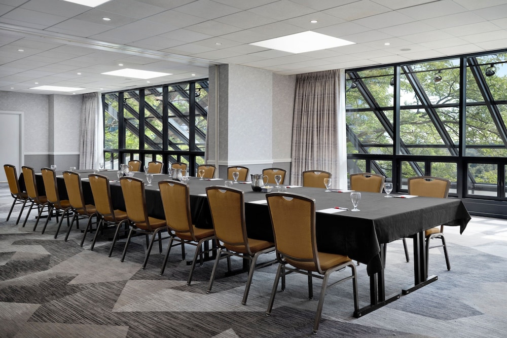 Teaneck Marriott at Glenpointe - photo 41