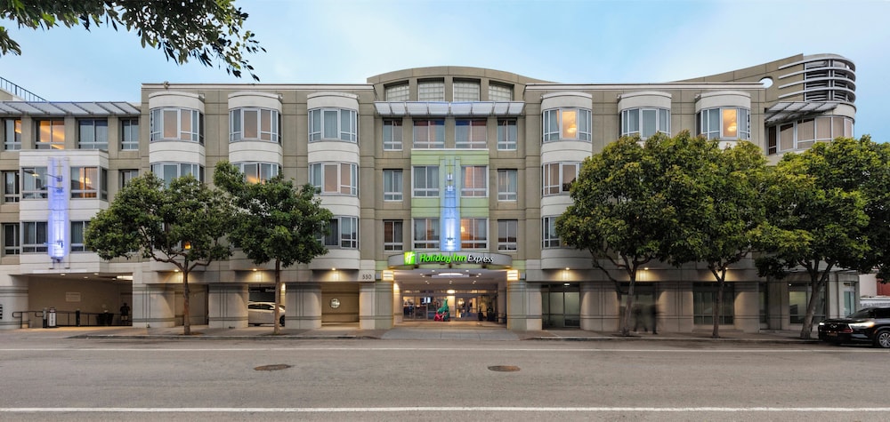 Holiday Inn Express and Suites Fisherman's Wharf by IHG - photo 52