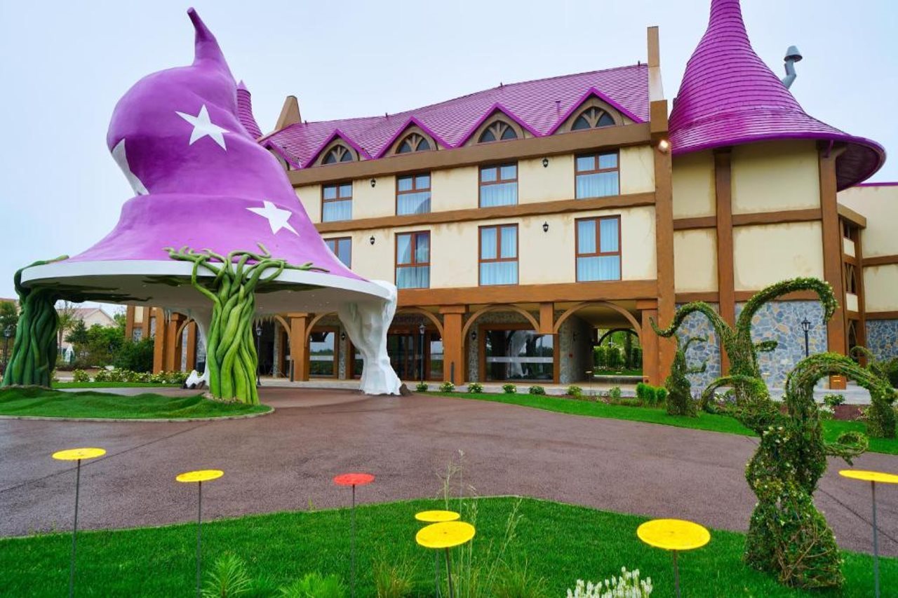 Gardaland Magic Hotel — 4-Star Luxury Hotel in Castelnuovo Del Garda, Italy