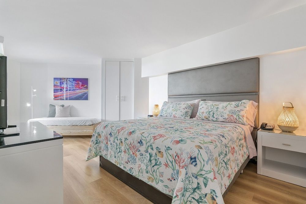 Avi Lux Stay — 4-Star Luxury Hotel in Fort Lauderdale, United States