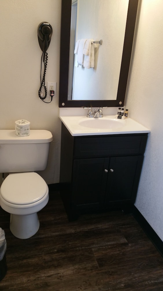 Ontario Inn - photo 25
