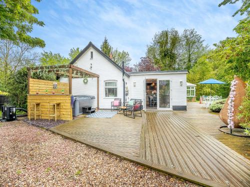 Rose Cottage — 4-Star Luxury Hotel in Woodhall Spa, United Kingdom