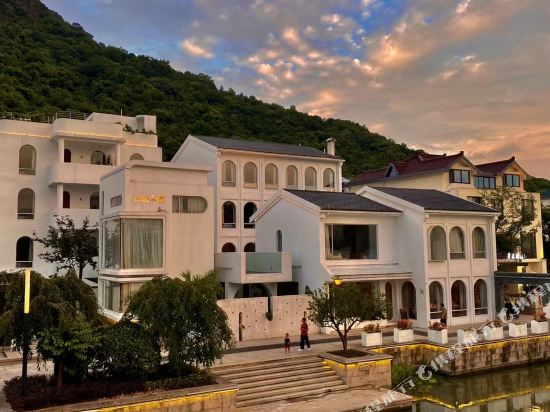 Hangzhou Xinghe post station in Hangzhou, People's Republic of China