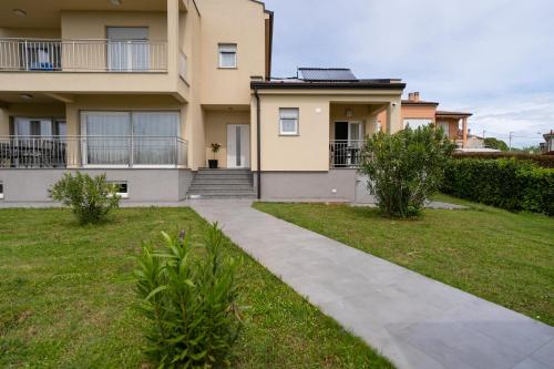 Dani's Place — 4-Star Luxury Hotel in Porec, Croatia