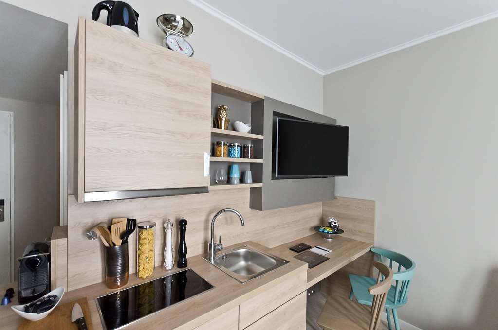 Arthotel ANA Living Stuttgart Double Bedroom Media