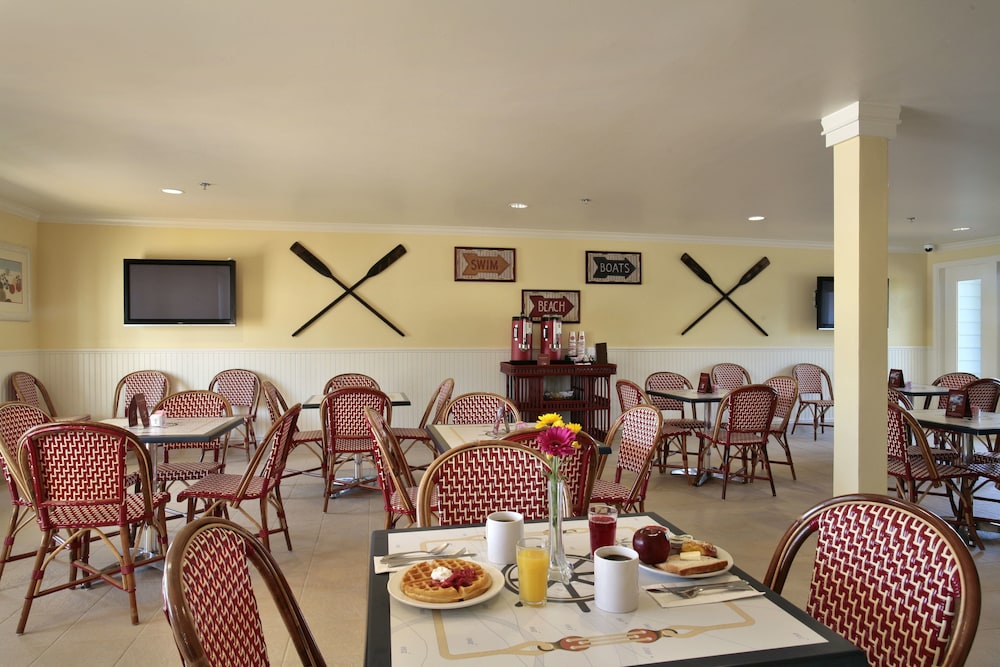 Avila Lighthouse Suites - photo 32