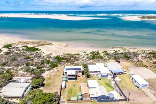 Hide Away at the Murray Mouth — hotel in Hindmarsh Island