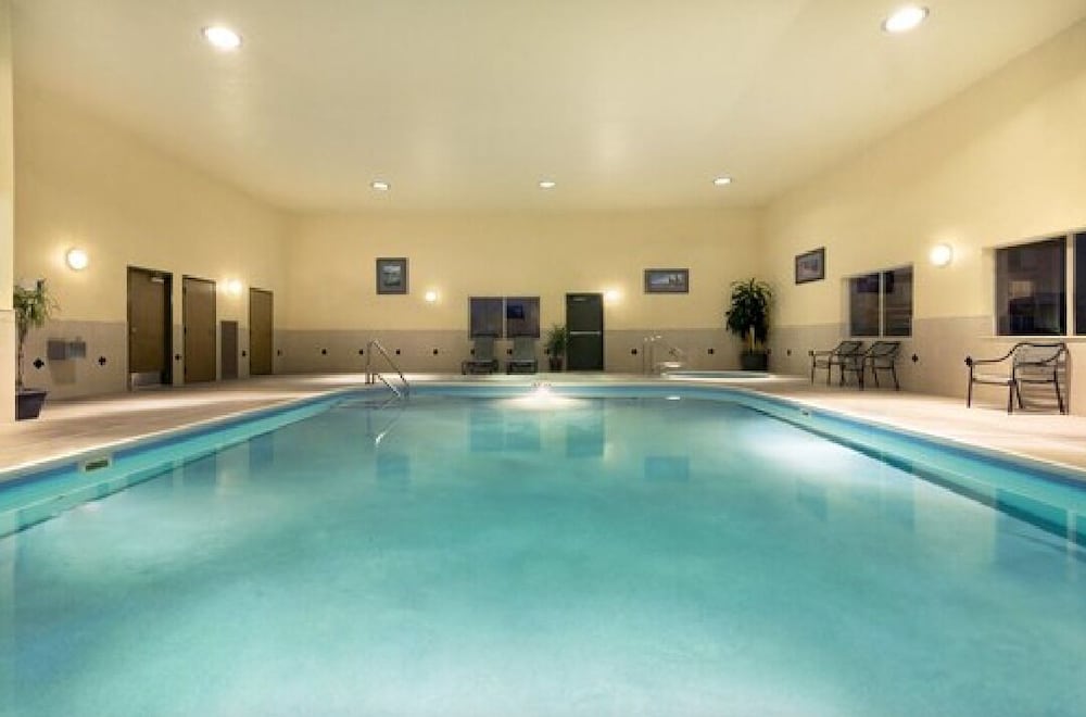 Summit Suites - photo 27