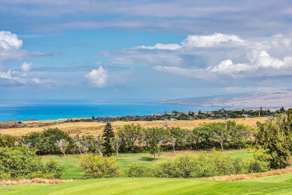 Waikoloa Village Condominiums #D 207 by RedAwning — 4-Star Luxury Hotel in Waikoloa, United States