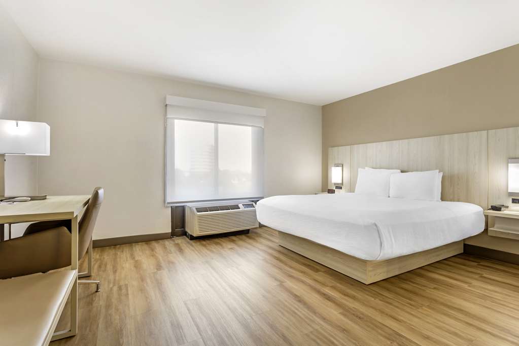 Best Western Plus Sugar Land Stafford - photo 18