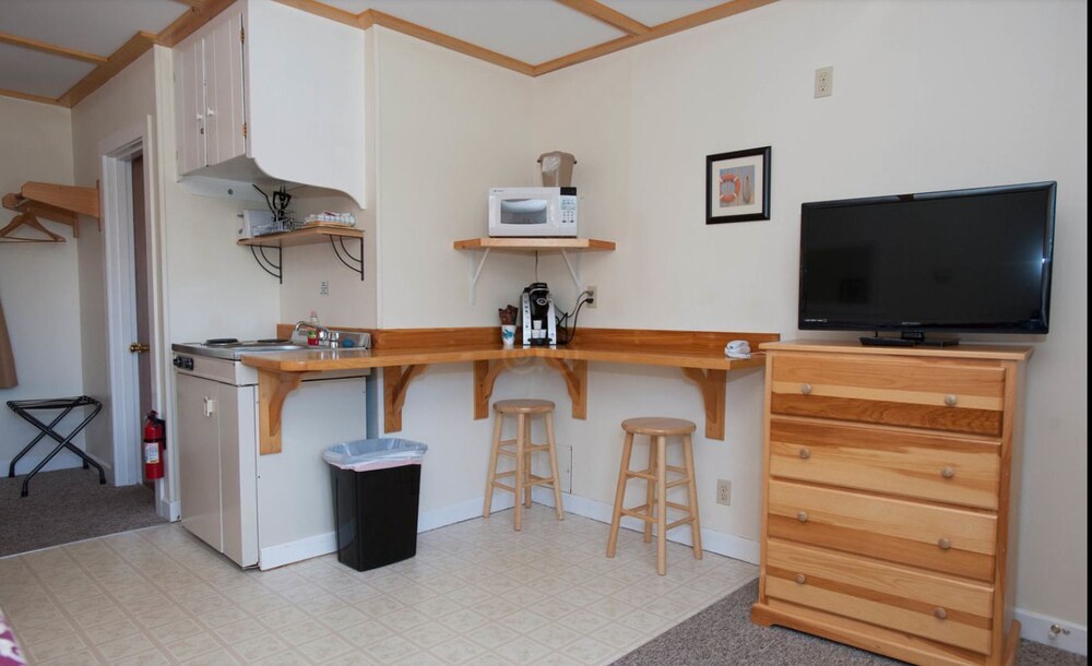 Eden Village Motel & Cottages - photo 7