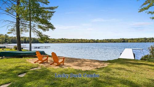 Dual Lakefront Home with Big Yard Hot Tub and Fire Pit — 4-Star Luxury Hotel in Grand Junction, United States