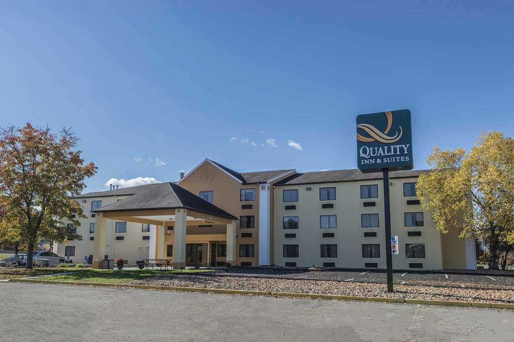 Quality Inn & Suites Pittsburgh Harmarville in Pittsburgh, United States