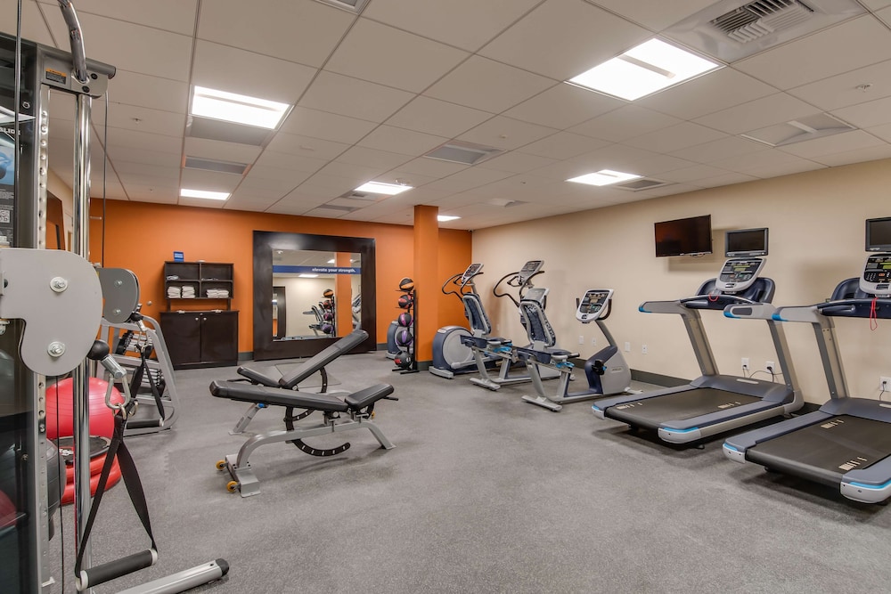 Hampton Inn & Suites Los Angeles Glendale - photo 45