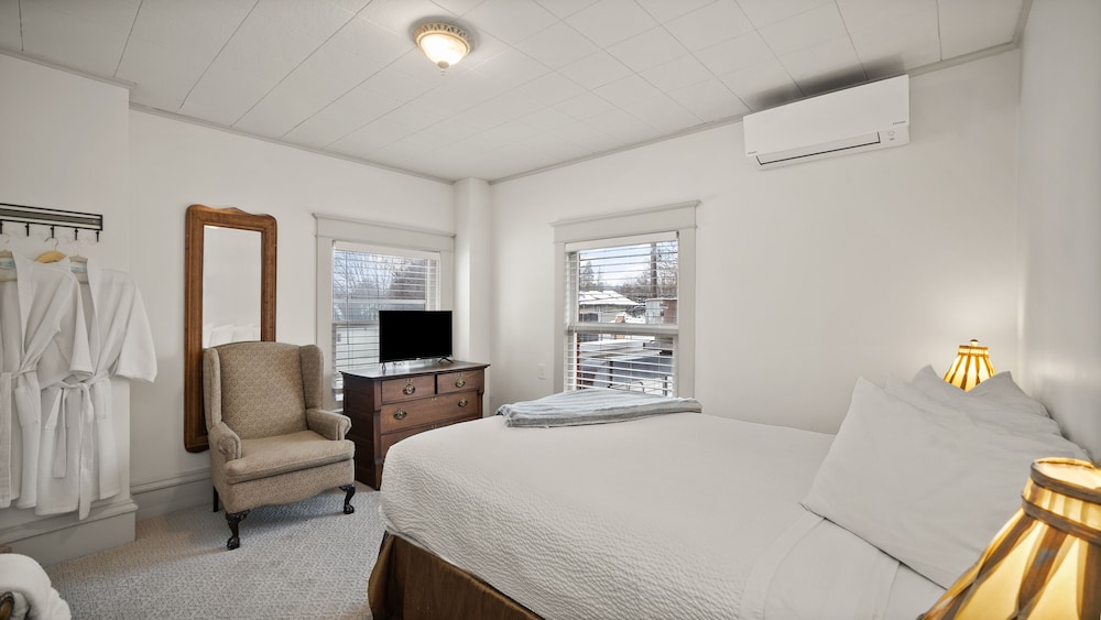 Greenbriar Inn - photo 17