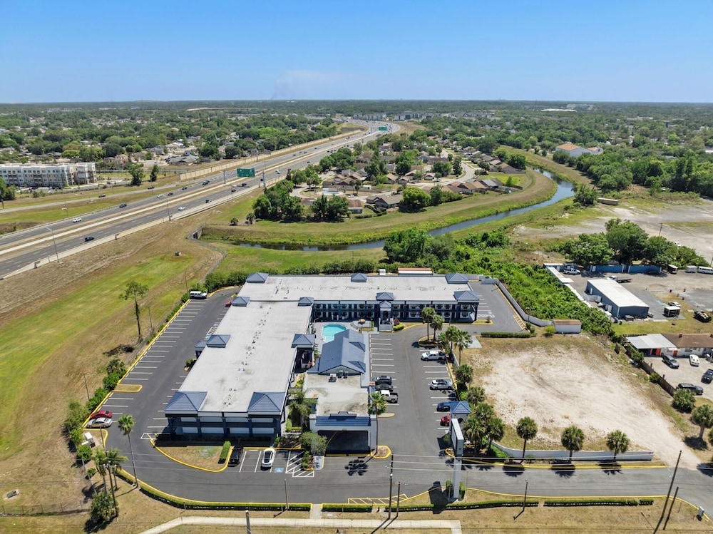 Baymont by Wyndham Orlando East - photo 55