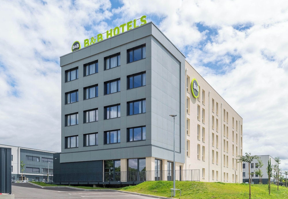 B&B HOTEL Villefranche sur Saône Sud in Villefranche-Sur-Saone, France