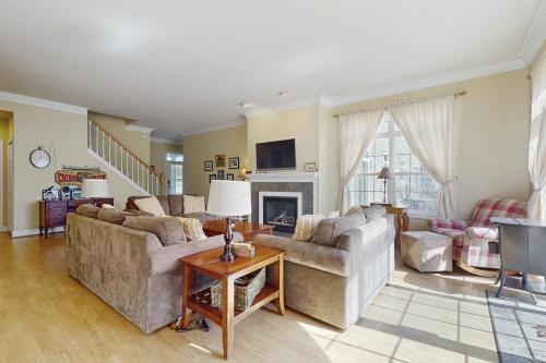 Beacon Court D — 4-Star Luxury Hotel in Douglas, United States
