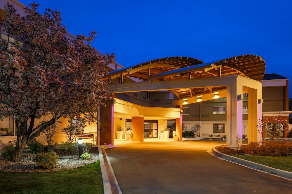 Holiday Inn Express Milwaukee West Medical Center an IHG Hotel - featured photo