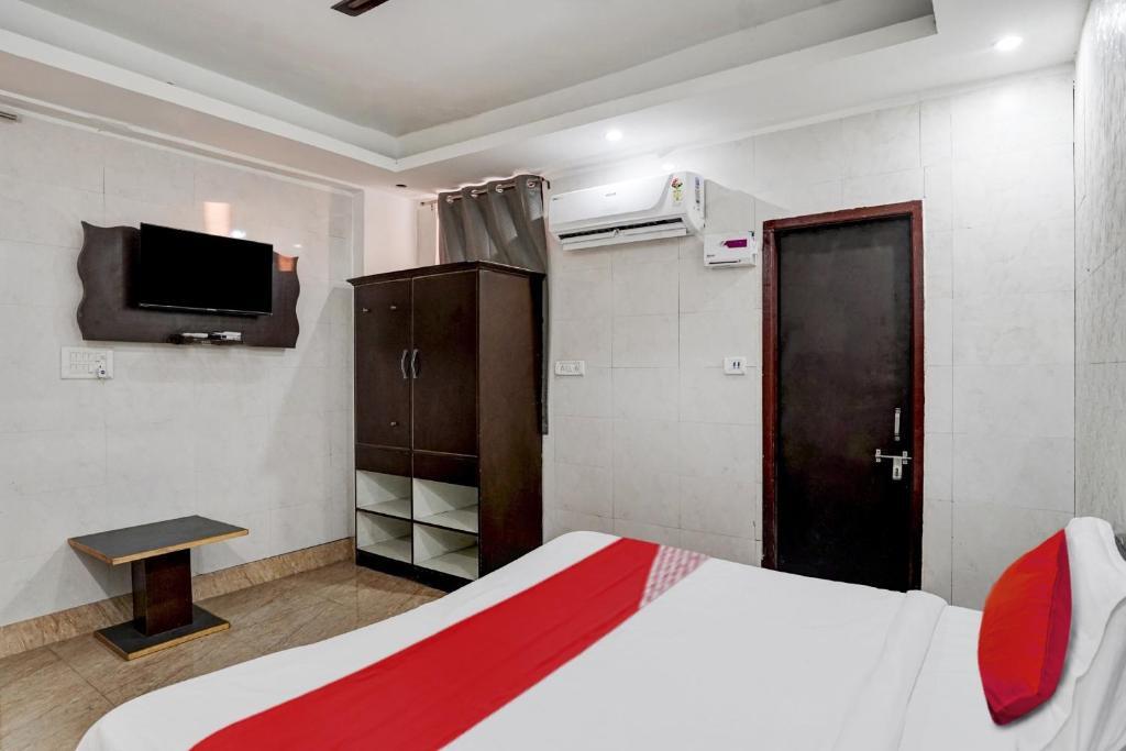 OYO Flagship 80481 Stay Happy - last minute hotel in Noida