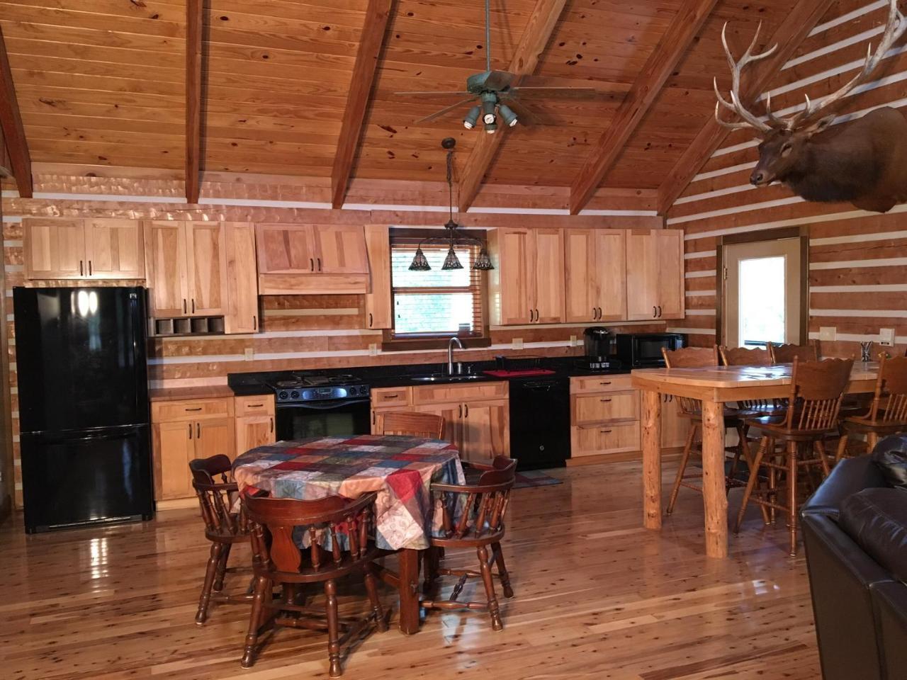 Log Home Guest House — 4-Star Luxury Hotel in Ocala, United States