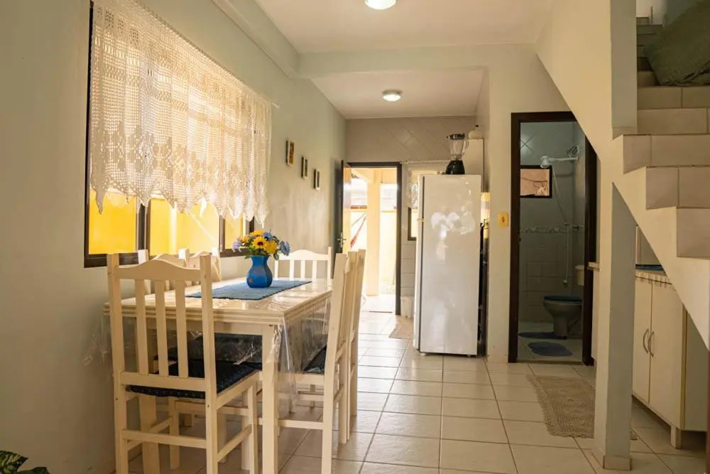 Casa 100m da praia 10 pessoas 3 quartos
