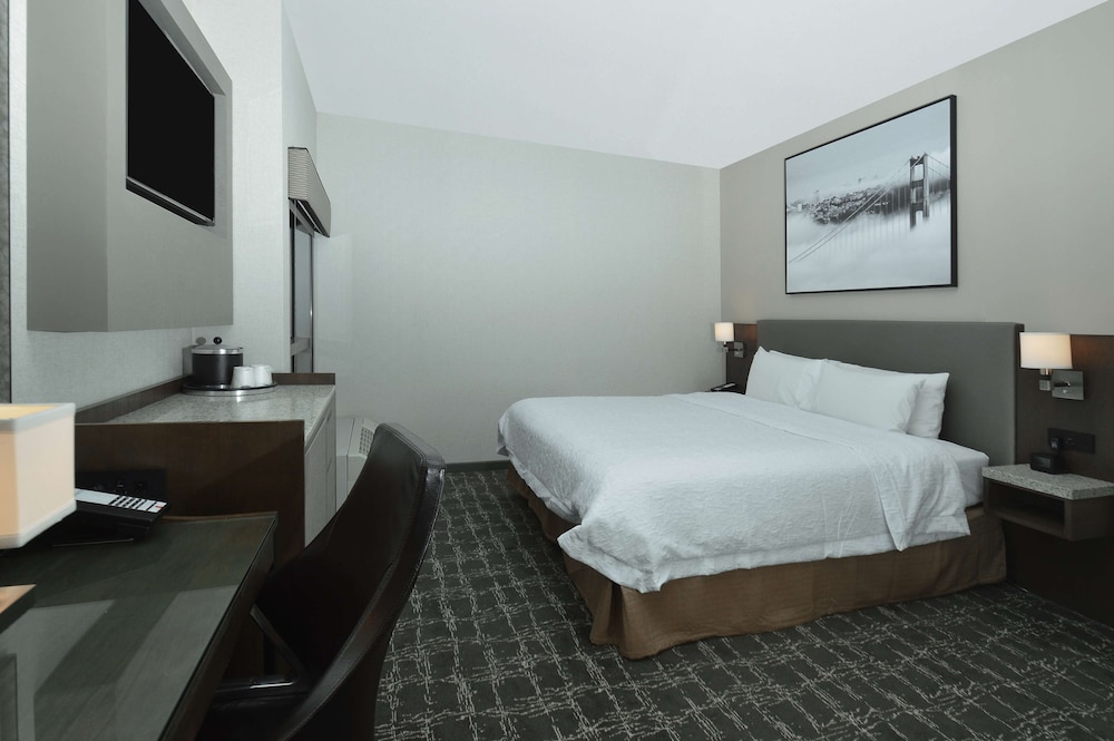 Hampton Inn Paragould - photo 6