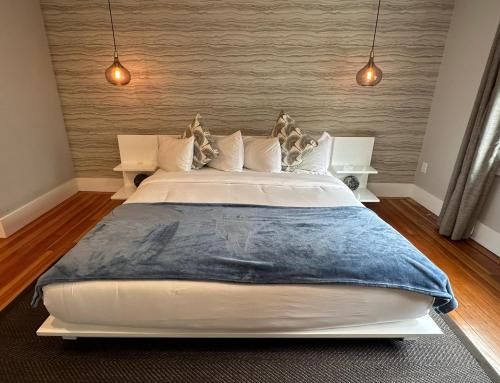 Entire Modern 7 Unit 7 Bath Boutique Inn - photo 50