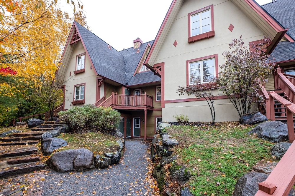 Le Plateau Rvmt in Mont-Tremblant, Canada