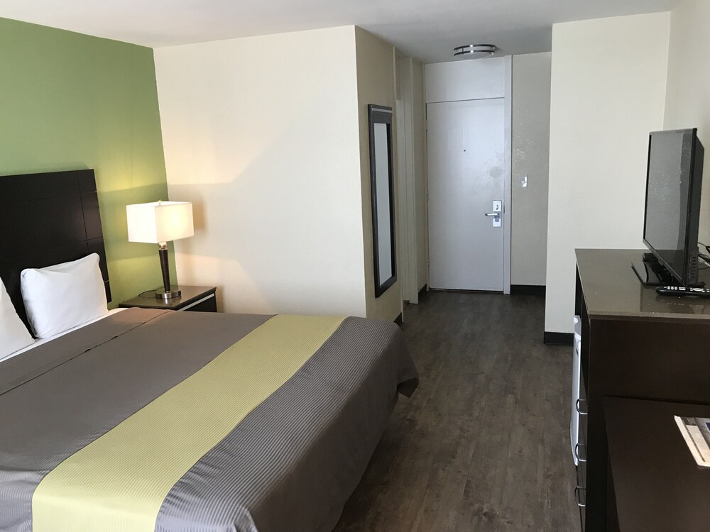 Inn Of Long Beach - photo 8