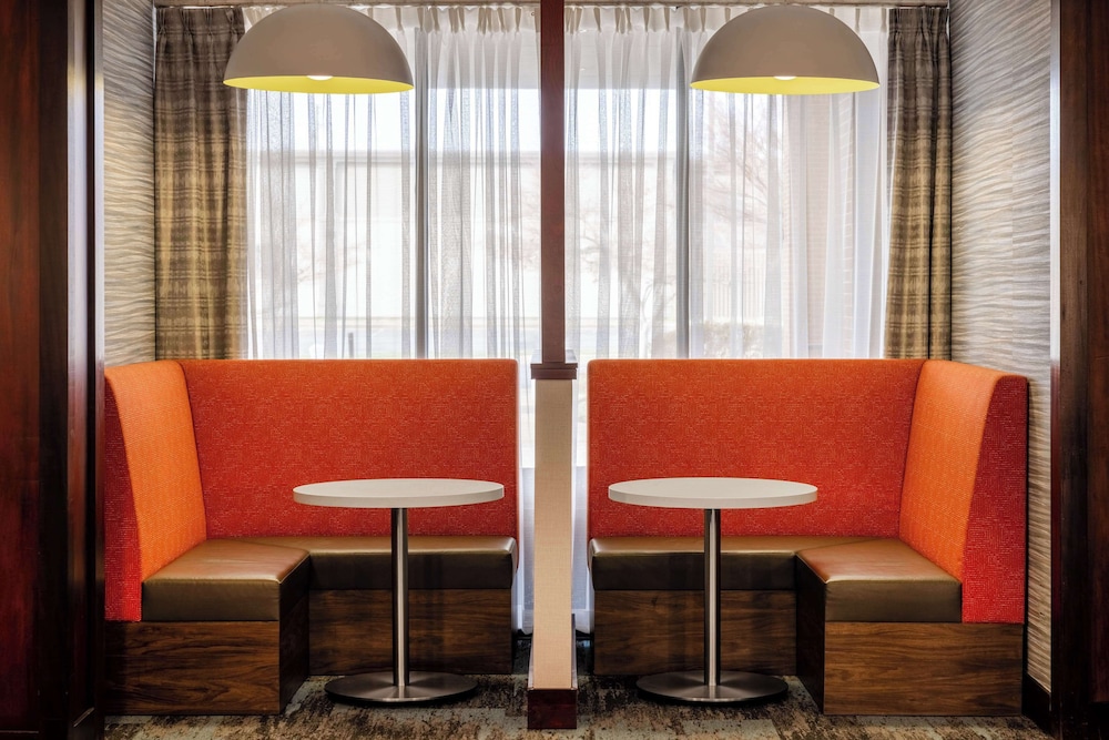 Hampton Inn Manassas - photo 37