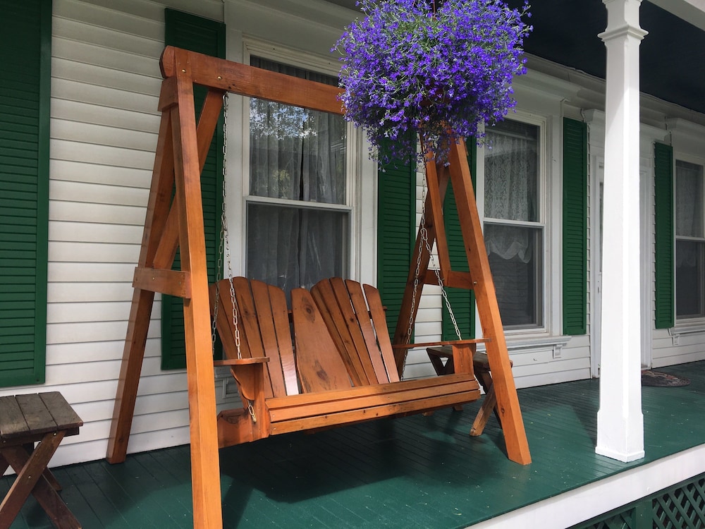 The Colonial Motel - photo 32