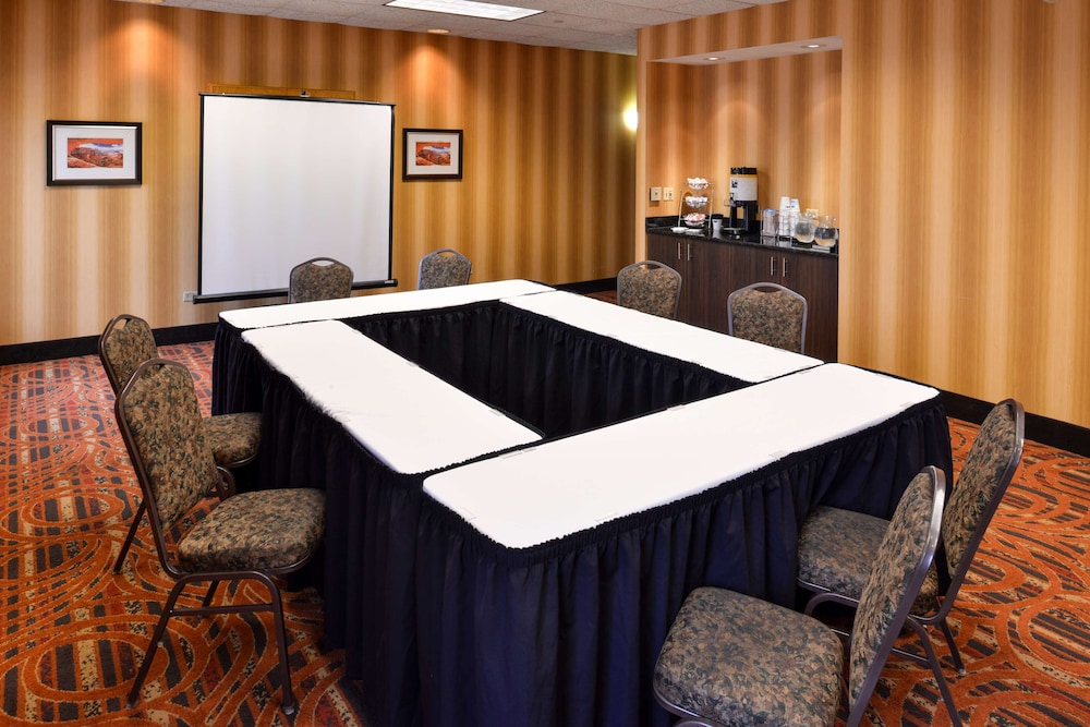 Hampton Inn Chicago Carol Stream - photo 30