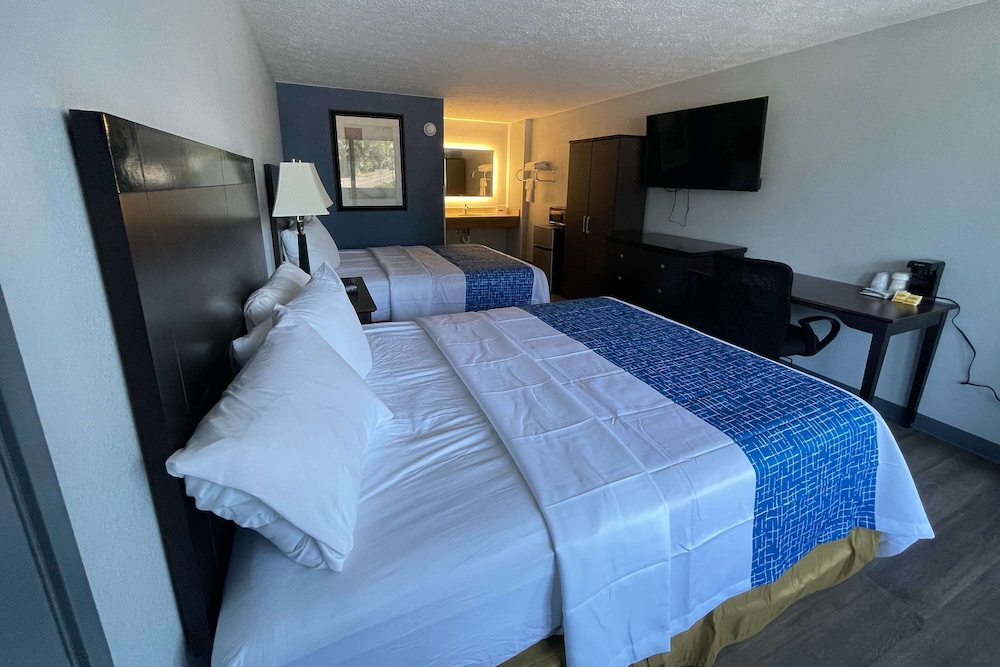 Travelodge By Wyndham Charles Town Harpers Ferry - photo 5