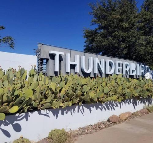 Thunderbird Hotel - carbon neutral hotel in Marfa