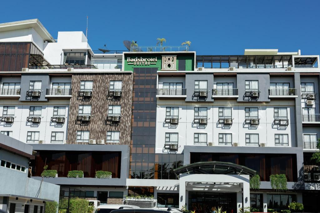 Badsbrotel Suites - carbon neutral hotel in Ipil
