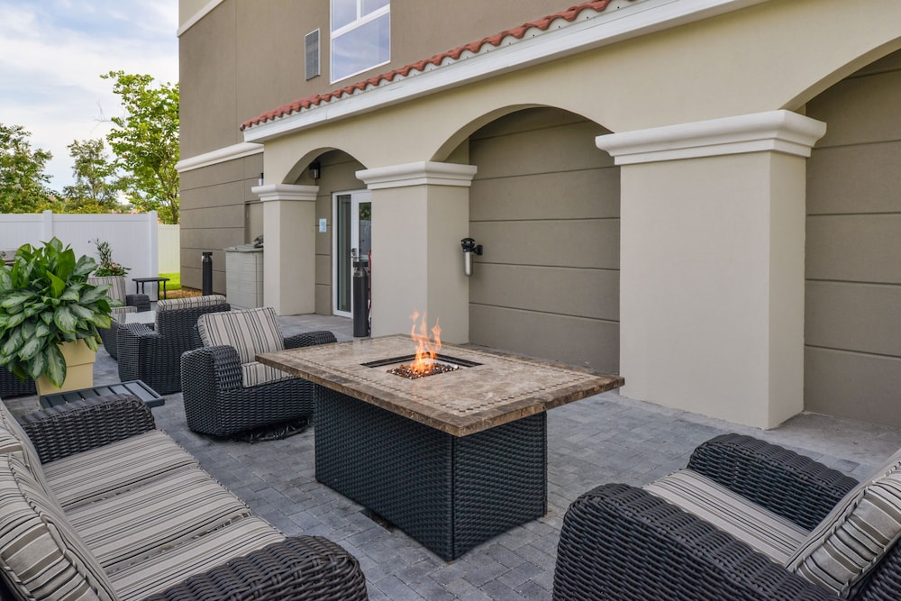Holiday Inn Express & Suites St. Petersburg Madeira Beach by IHG - photo 75